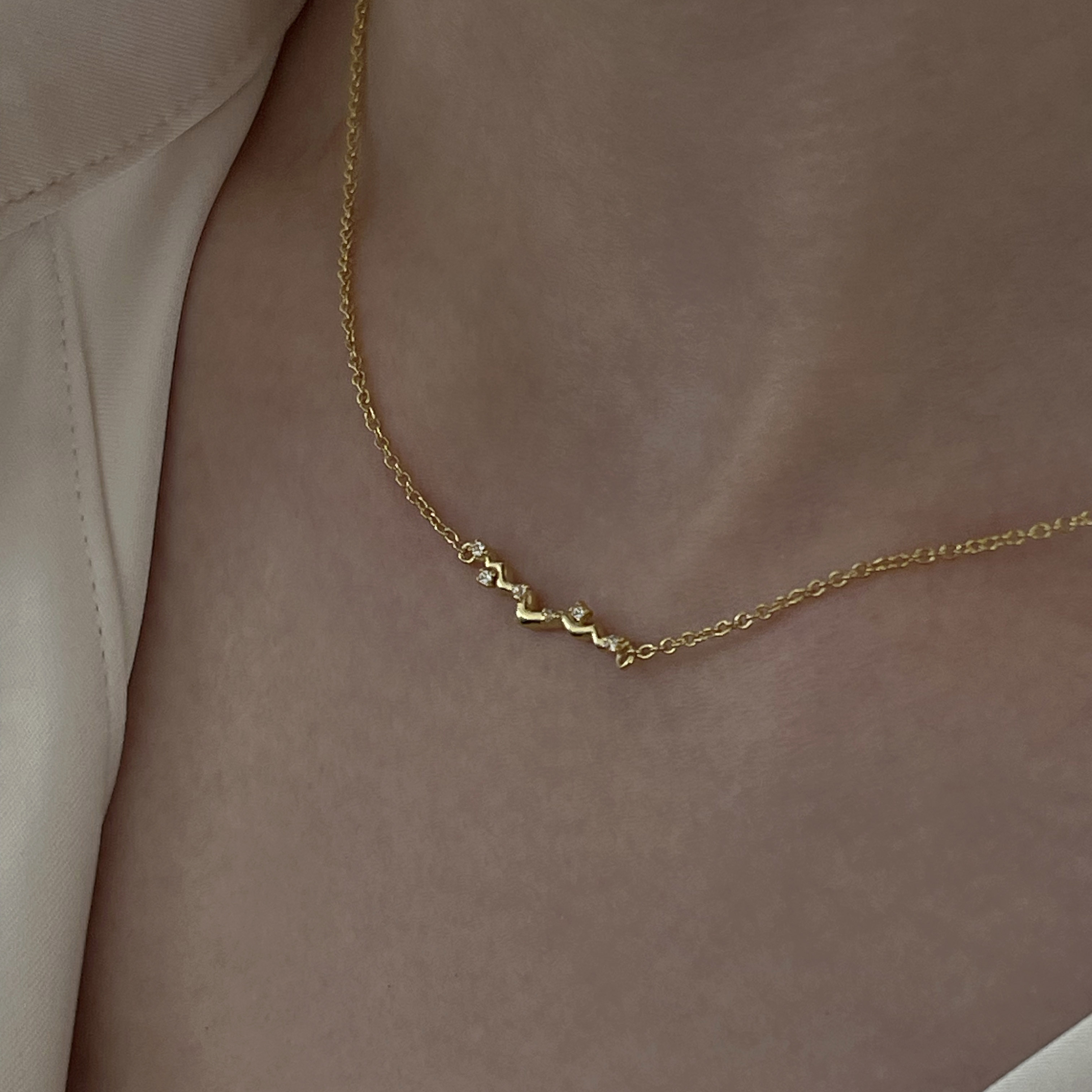[Line Art] Waves Line Sapphire Necklace